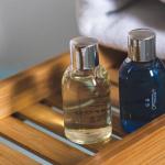 Nie tylko nazwa: czym naprawdę różni się woda toaletowa od perfumowanej i kiedy po którą sięgnąć?