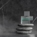 Zapach, który nosisz jak ubranie: jak wybrać perfumy podkreślające Twój styl