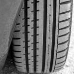 SUV kontra osobówka: jakie opony naprawdę robią różnicę? Przewodnik kierowcy