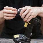 Wiertarko‑wkrętarka bez tajemnic: pierwsze kroki, najczęstsze błędy i triki, które odmienią Twoje majsterkowanie