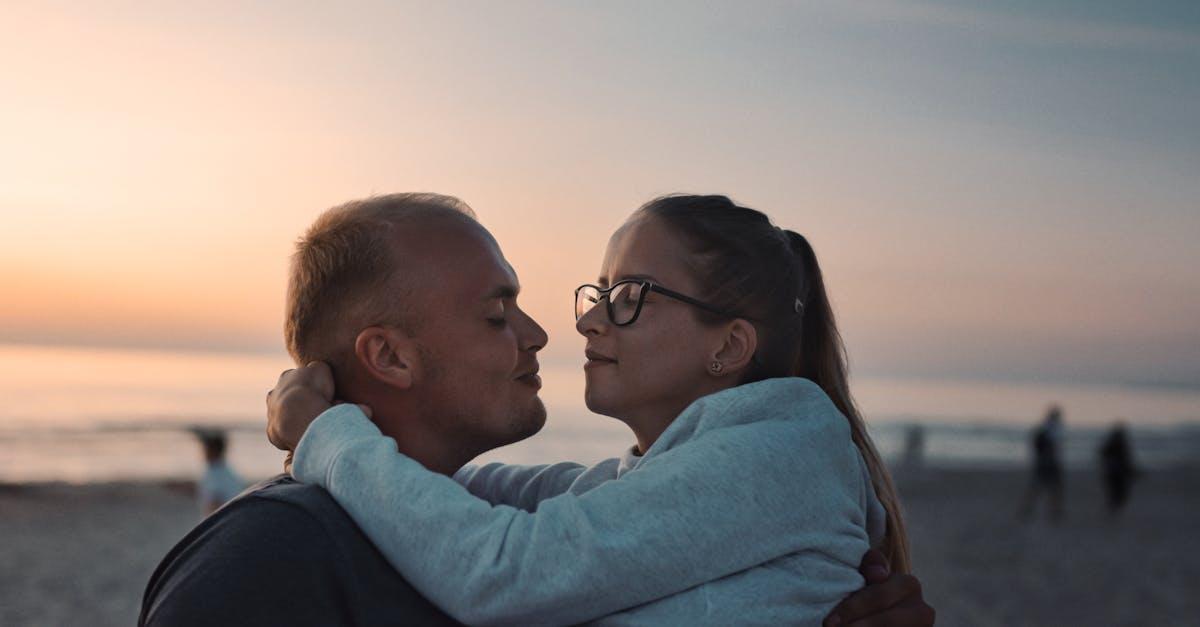 12 subtelnych znaków, że Wasz związek dojrzewa i rośnie w siłę