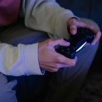 Mniej wydatków, więcej zabawy: sprytne lifehacki na tańsze granie bez wyrzeczeń
